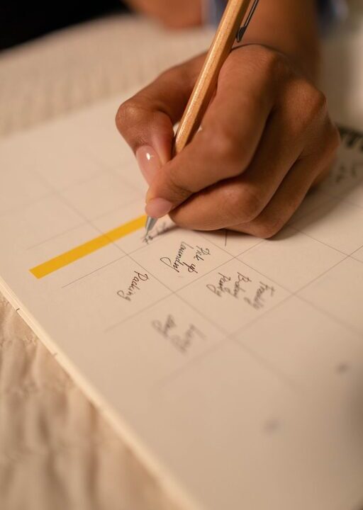 How to Set Realistic Weekly Goals for Better Productivity